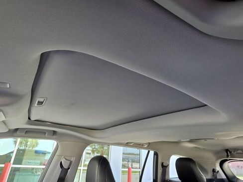 Used 2021 Toyota Highlander Limited image 8