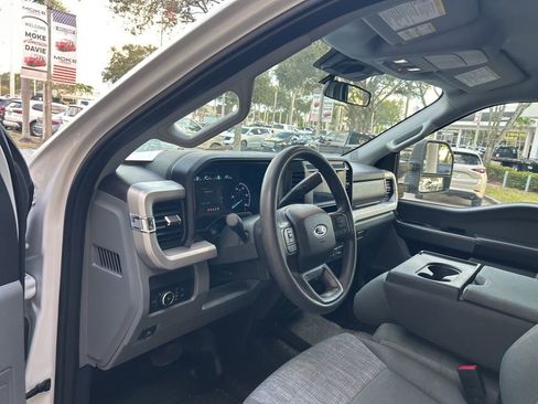 Used 2025 Ford F350 XLT image 6