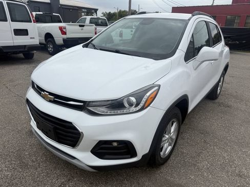 Used 2018 Chevrolet Trax LT AWD/4WD image 2