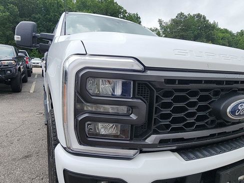Used 2024 Ford F250 XL w/ STX Appearance Package AWD/4WD image 9