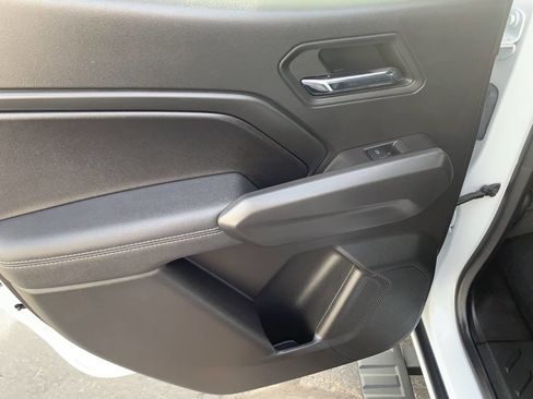 Used 2024 GMC Canyon Elevation w/ Convenience Package image 21