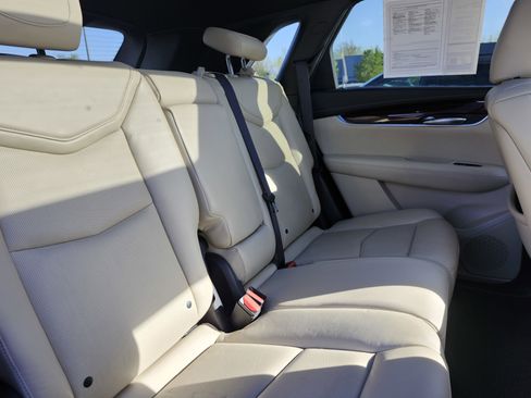 Used 2018 Cadillac XT5 Luxury w/ LPO, Wheel Lock Package FWD image 21
