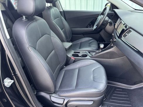 Used 2018 Kia Niro Touring image 38