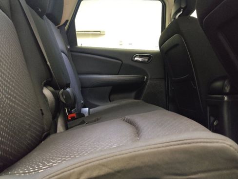 Used 2016 Dodge Journey SE w/ Flexible Seating Group FWD image 19