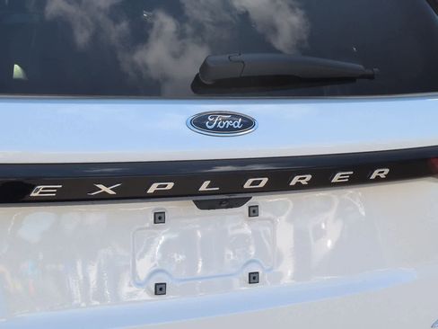 New 2026 Ford Explorer Active image 13