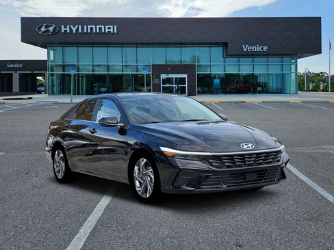 New 2026 Hyundai Elantra Limited FWD image 30