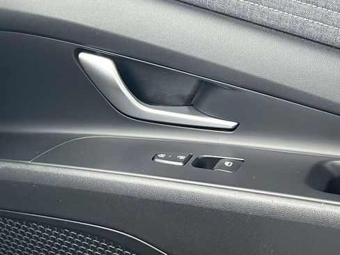 Used 2022 Hyundai Elantra Limited image 40