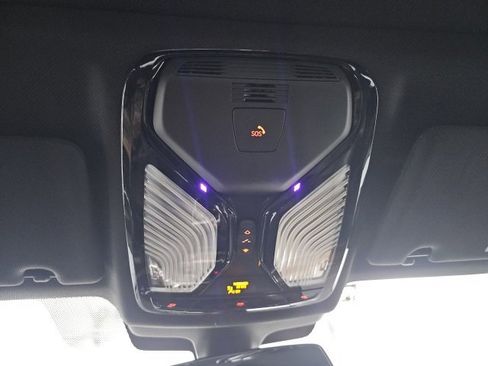 Used 2017 BMW 540i xDrive w/ Premium Package image 29