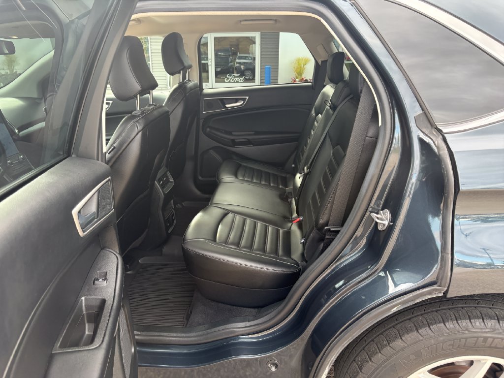 Used 2024 Ford Edge SEL w/ Convenience Package AWD/4WD image 11