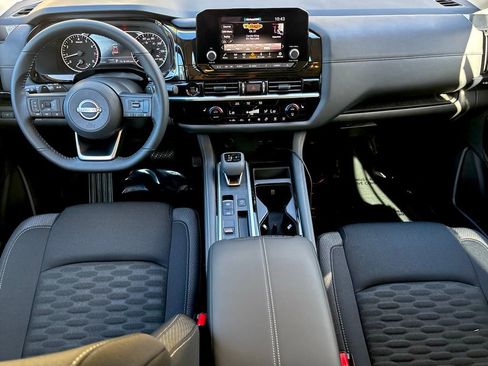 New 2025 Nissan Pathfinder SV w/ SV Premium Package image 9