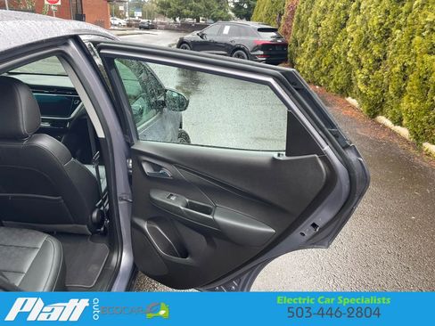 Used 2022 Chevrolet Bolt LT w/ Infotainment Package image 45