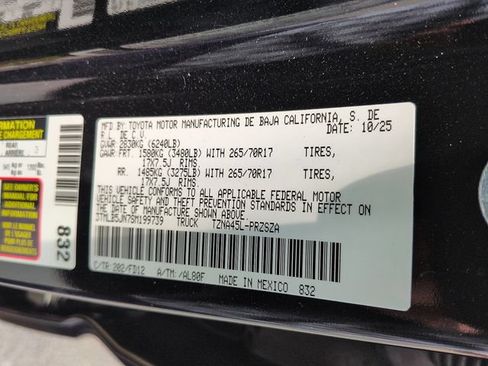 Certified 2025 Toyota Tacoma TRD Off-Road AWD/4WD image 15