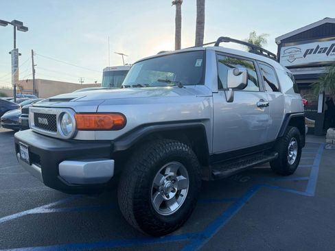 Used 2008 Toyota FJ Cruiser 4WD image 3