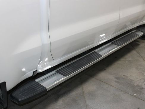 Used 2019 Chevrolet Silverado 1500 High Country w/ Technology Package image 12