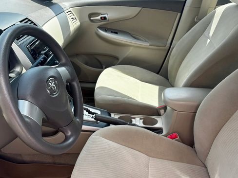 Used 2010 Toyota Corolla LE FWD image 11