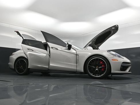 Certified 2020 Porsche Panamera GTS AWD/4WD image 34