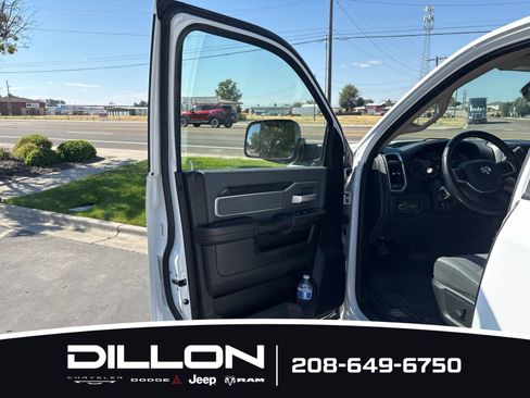 Used 2019 RAM 2500 Big Horn w/ Towing Technology Group AWD/4WD image 9