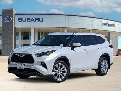 Used 2023 Toyota Highlander Limited AWD/4WD image 1