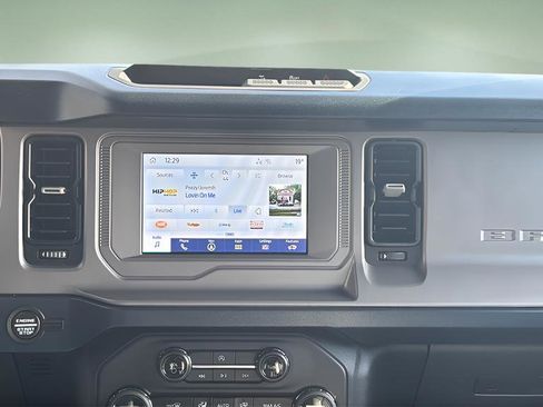 Used 2023 Ford Bronco Outer Banks image 19