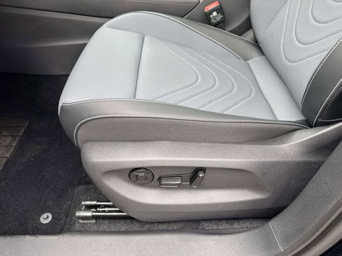 New 2026 Volkswagen Tiguan SE R-Line FWD image 15