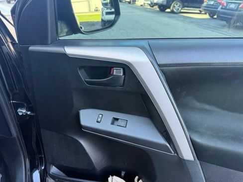 Used 2016 Toyota RAV4 LE FWD image 16