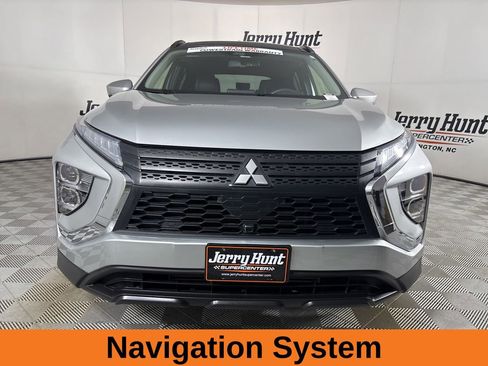 Used 2022 Mitsubishi Eclipse Cross SE image 3