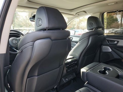 Certified 2025 Acura MDX w/ Technology Package image 12