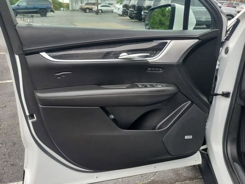 Used 2022 Cadillac XT5 Premium Luxury w/ Technology Package AWD/4WD image 19