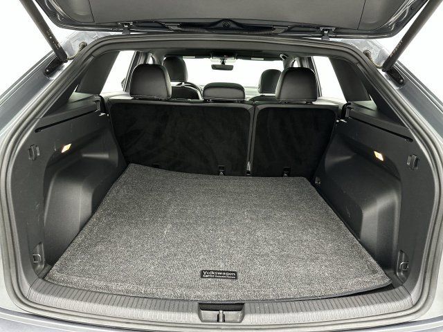 Certified 2023 Volkswagen Atlas Cross Sport SE w/ Panoramic Sunroof Package AWD/4WD image 23