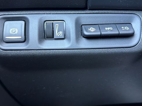 Used 2023 GMC Acadia AT4 w/ Technology Package AWD/4WD image 26