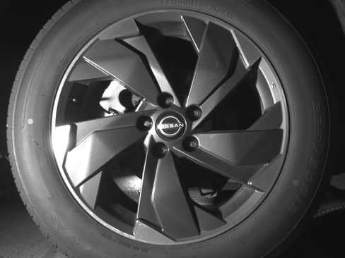 Used 2025 Nissan Rogue SV AWD/4WD image 15