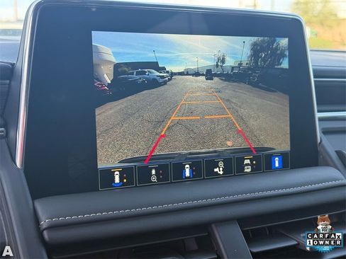 Used 2024 GMC Yukon SLT w/ SLT Premium Package image 21