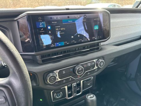 Used 2025 Jeep Wrangler Sport image 22