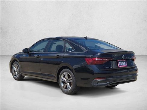 Used 2024 Volkswagen Jetta SE FWD image 8