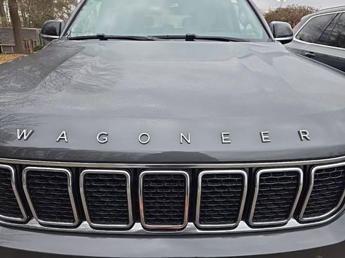 Used 2023 Jeep Wagoneer w/ Premium Group I image 8