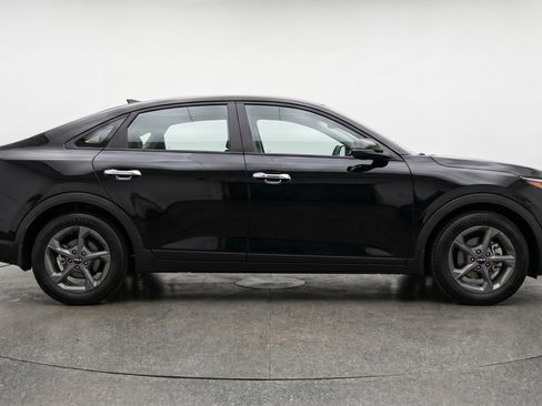 Used 2025 Kia K4 FWD image 11
