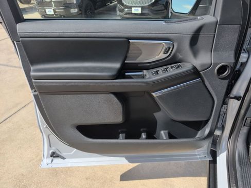 New 2025 Ford Expedition Max Platinum w/ Driver's Package image 30