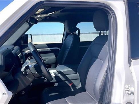 Used 2025 Land Rover Defender 110 S image 30