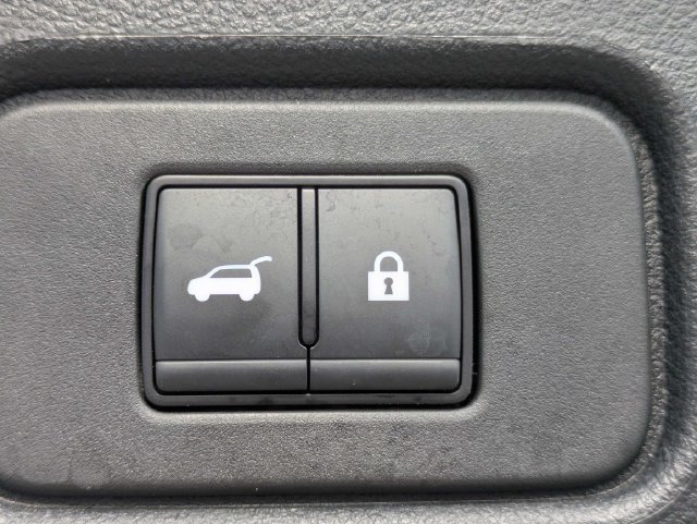 Used 2025 Nissan Pathfinder Platinum w/ Black Appearance Package FWD image 14