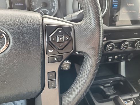 Used 2019 Toyota Tacoma TRD Sport AWD/4WD image 26