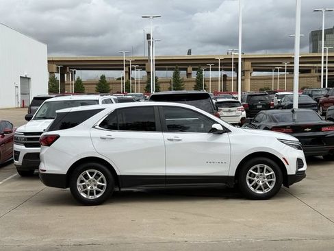 Used 2024 Chevrolet Equinox LT FWD image 3