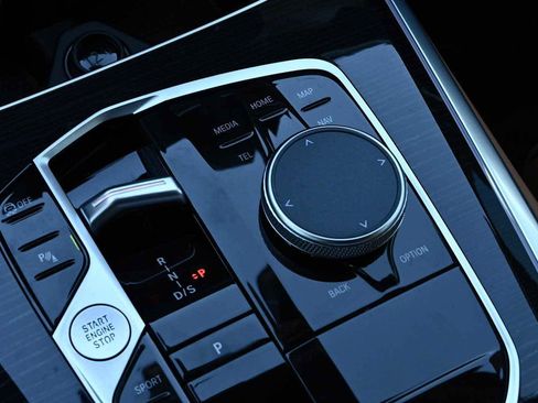 New 2026 BMW X5 xDrive40i w/ M Sport Package image 18