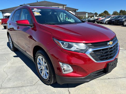 Used 2019 Chevrolet Equinox LT image 2