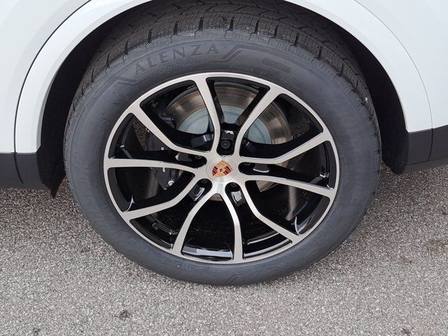 Used 2026 Porsche Cayenne AWD/4WD image 13