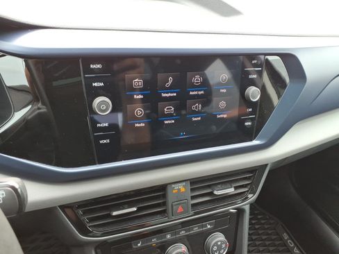 Used 2023 Volkswagen Taos SE w/ Panoramic Sunroof Package FWD image 20