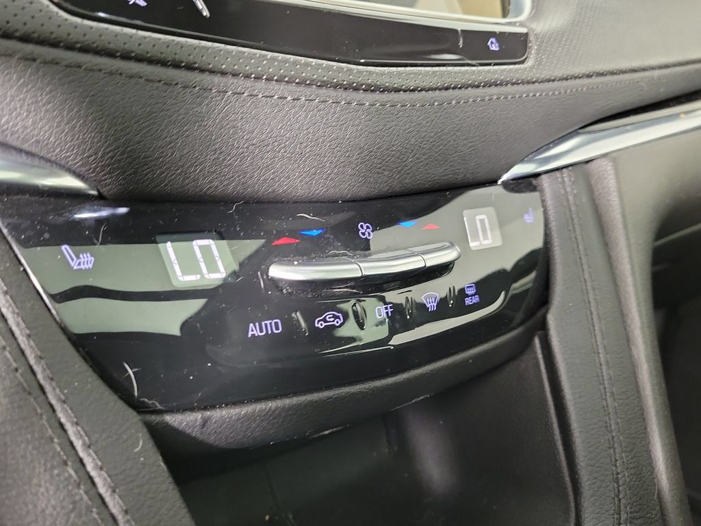 Certified 2023 Cadillac XT6 Luxury FWD image 29