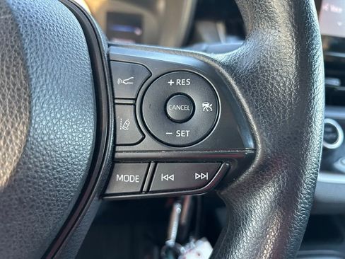 Used 2021 Toyota Corolla LE FWD image 19