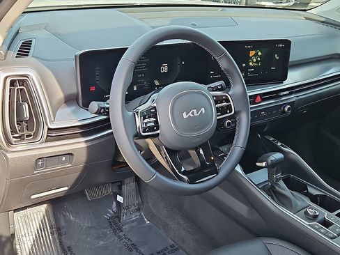 Certified 2025 Kia Sorento S FWD image 25