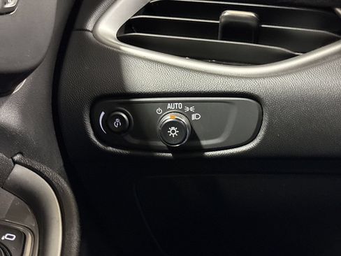Used 2022 Chevrolet Malibu LT FWD image 18
