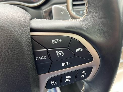 Used 2015 Jeep Grand Cherokee Overland w/ Advanced Technology Group image 15